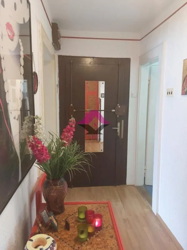 Sale, three bedroom apartment, 77m², Zemun Sve Podlokacije, Beograd