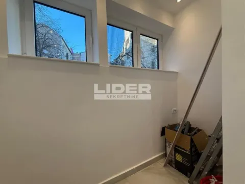 Sale, two bedroom apartment, 60m², Stari Grad, Beograd - image 11