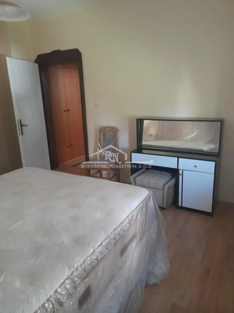 Rent, three bedroom apartment, 90m², Čukarica, Beograd