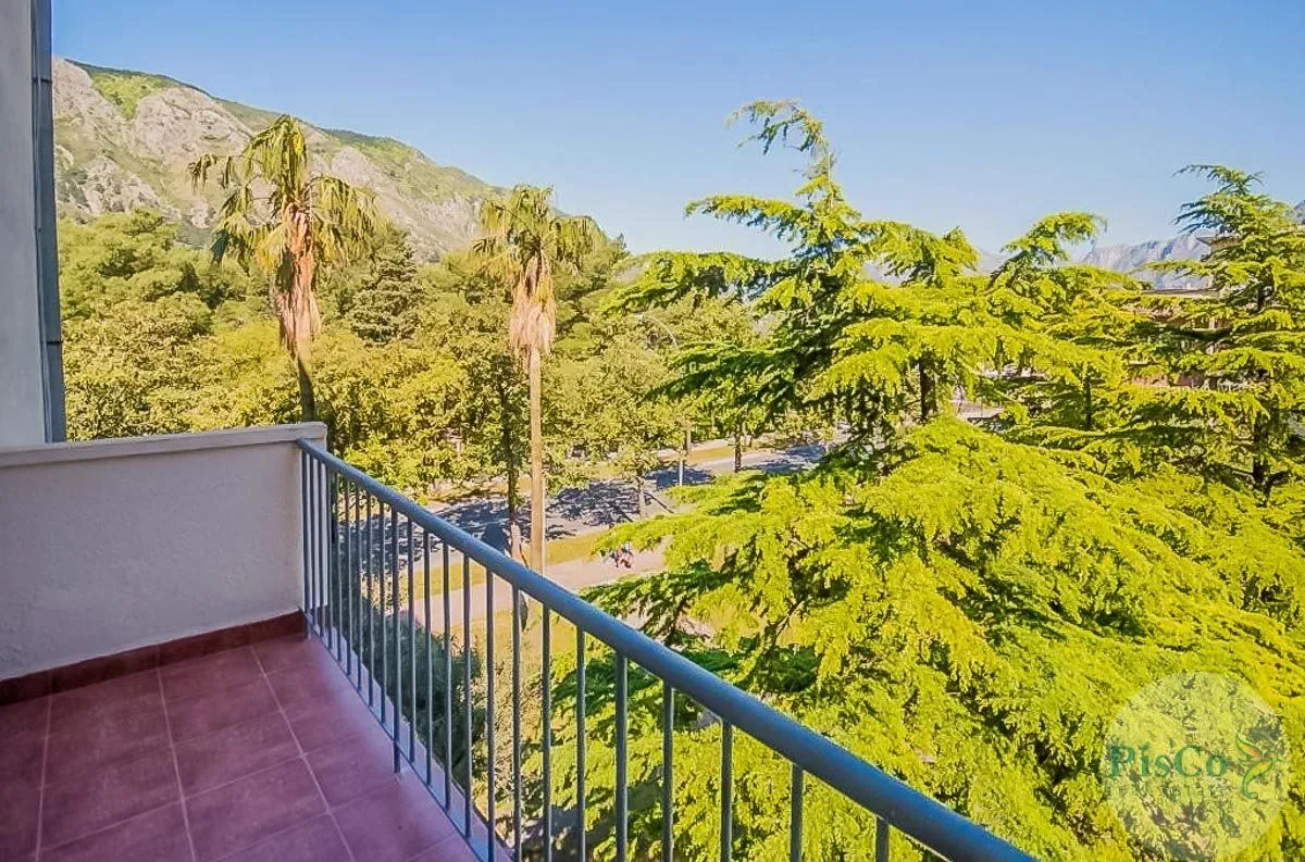 Rent, one bedroom apartment, 60m², Kotor, Crna Gora