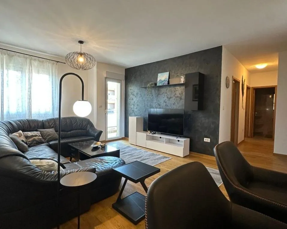 Izdavanje, dvosoban stan, 64m², City Kvart, Podgorica