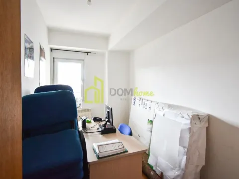 Prodaja, četvorosoban stan, 157m², Pobrežje, Podgorica - image 2