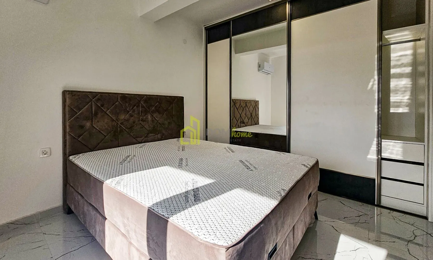 Izdavanje, stan, 45m², Tivat, Crna Gora