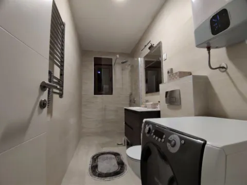 Izdavanje, jednosoban stan, 51m², Đuraševići, Tivat - image 4