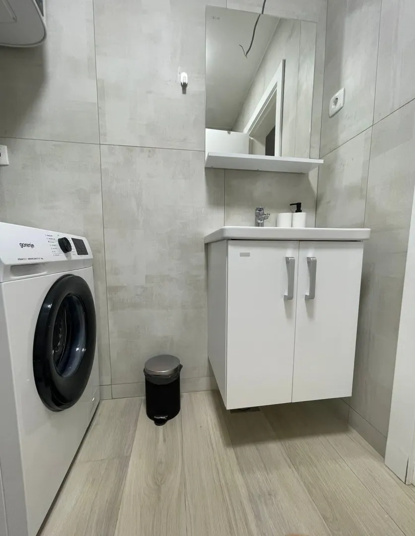 Izdavanje, jednosoban stan, 55m², Budva, Crna Gora