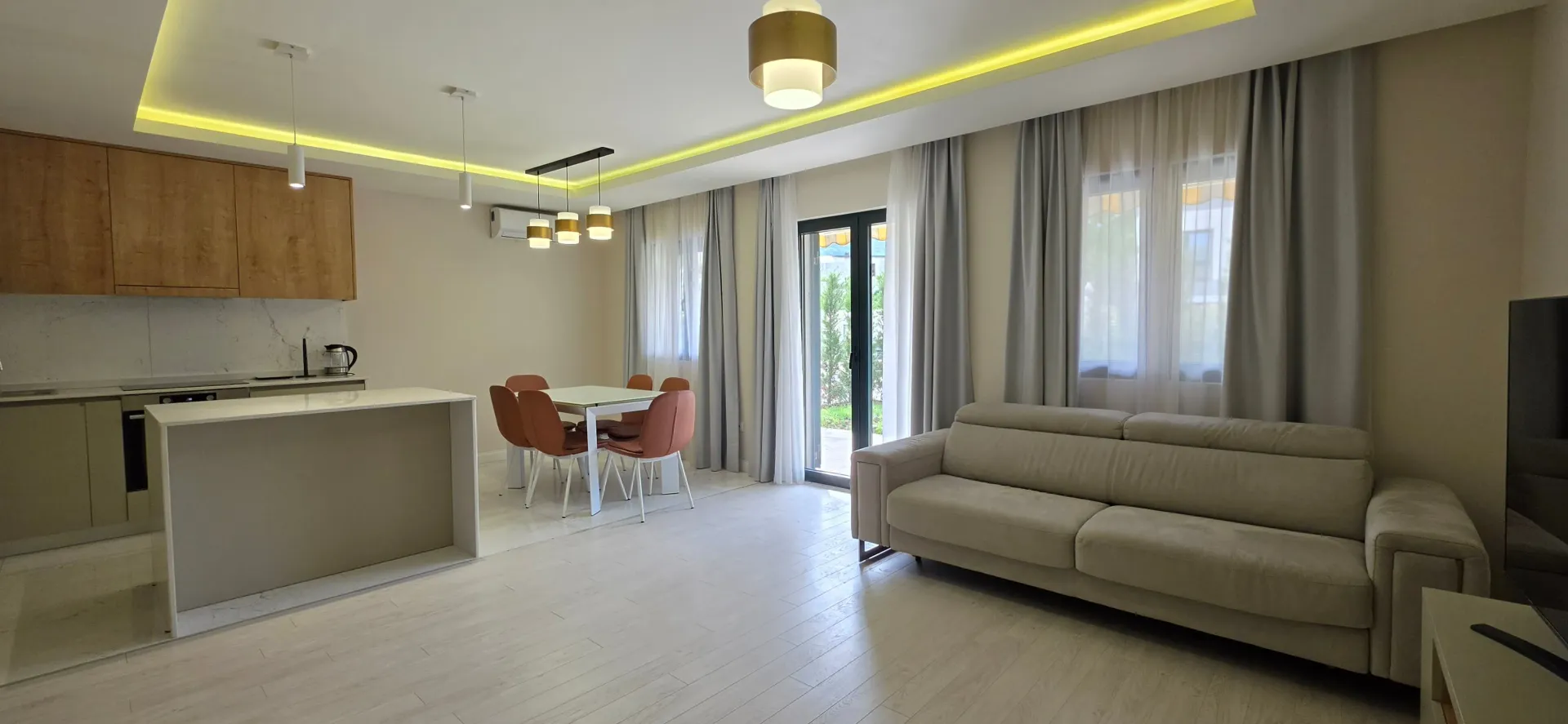 Prodaja, kuća, 176m², Lastva Grbaljska, Kotor