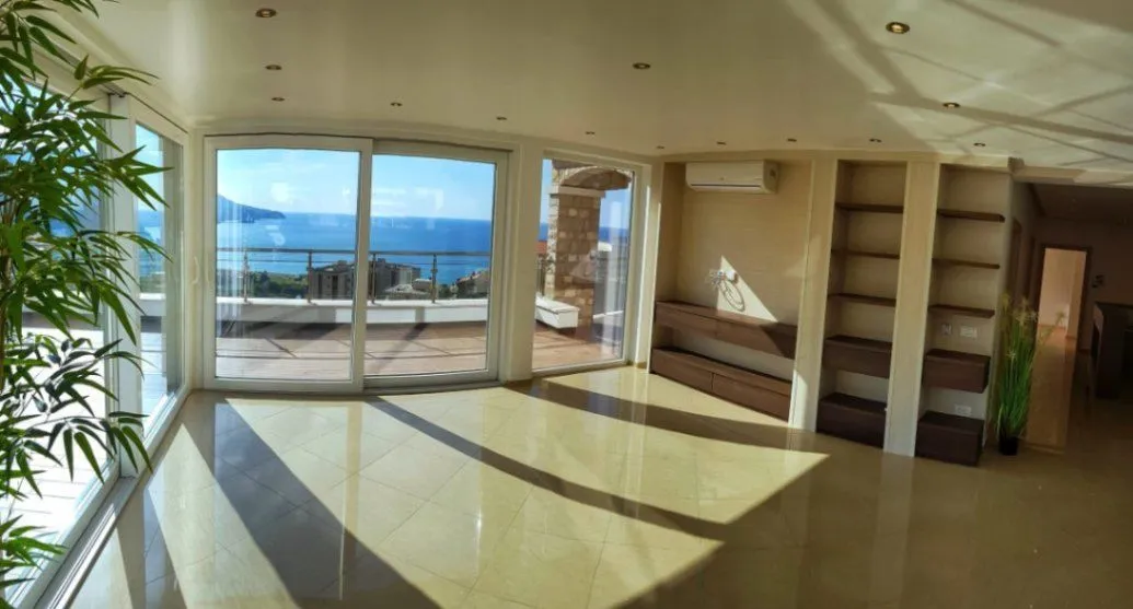 Sale, three bedroom apartment, 160m², Bečići, Budva