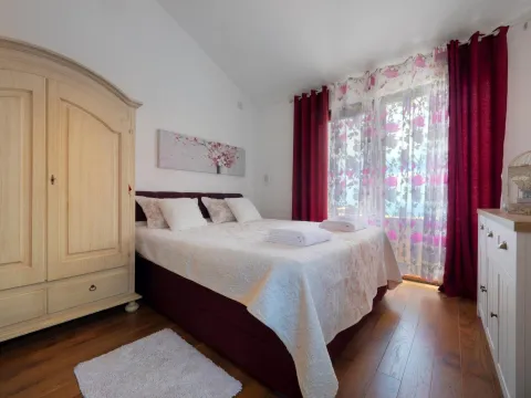 Sale, house, 300m², Zagora, Kotor - image 15