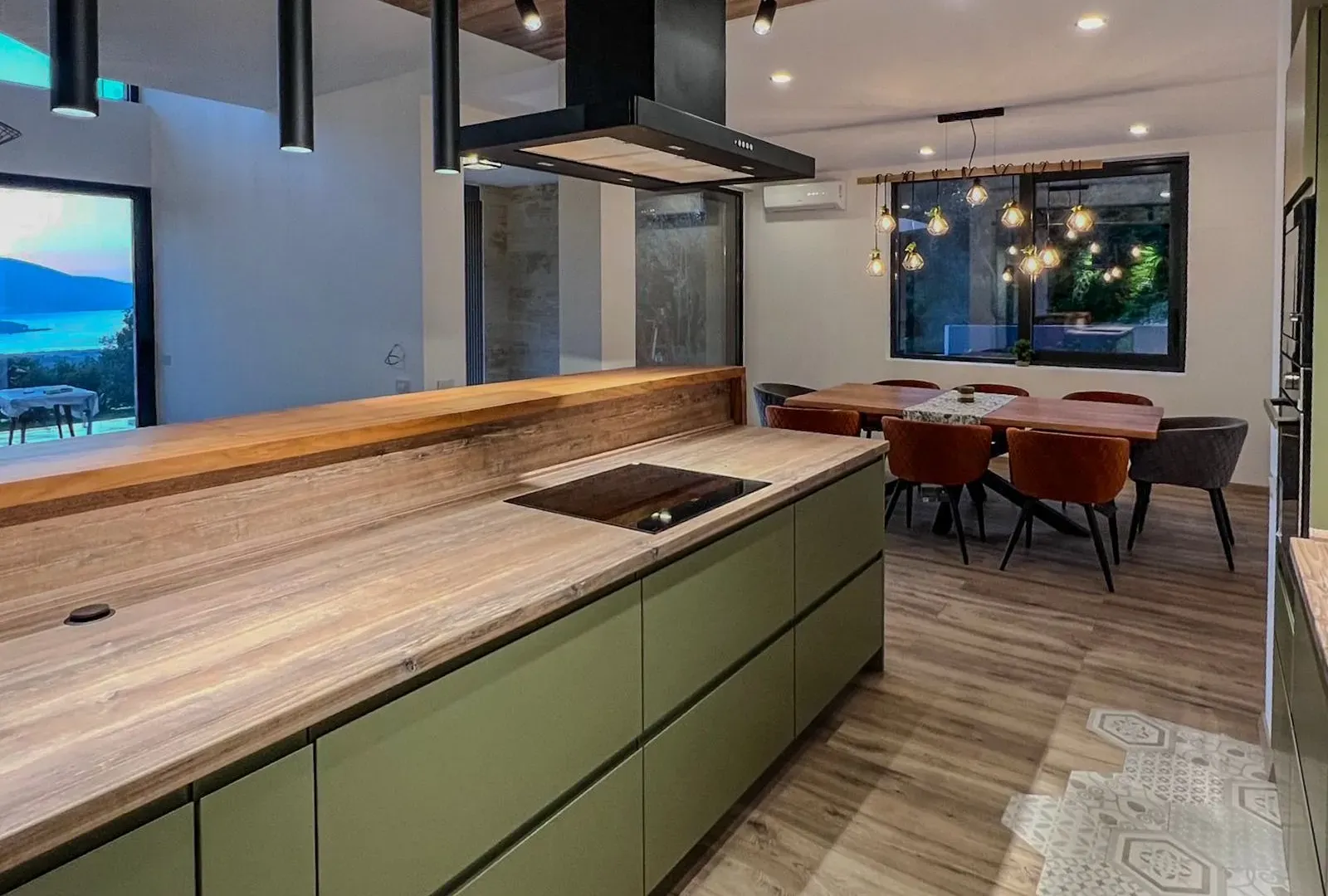 Prodaja, kuća, 317m², Tivat, Crna Gora