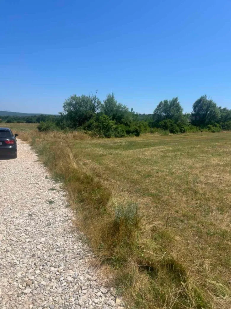 Prodaja, plac, 2000m², Danilovgrad, Crna Gora