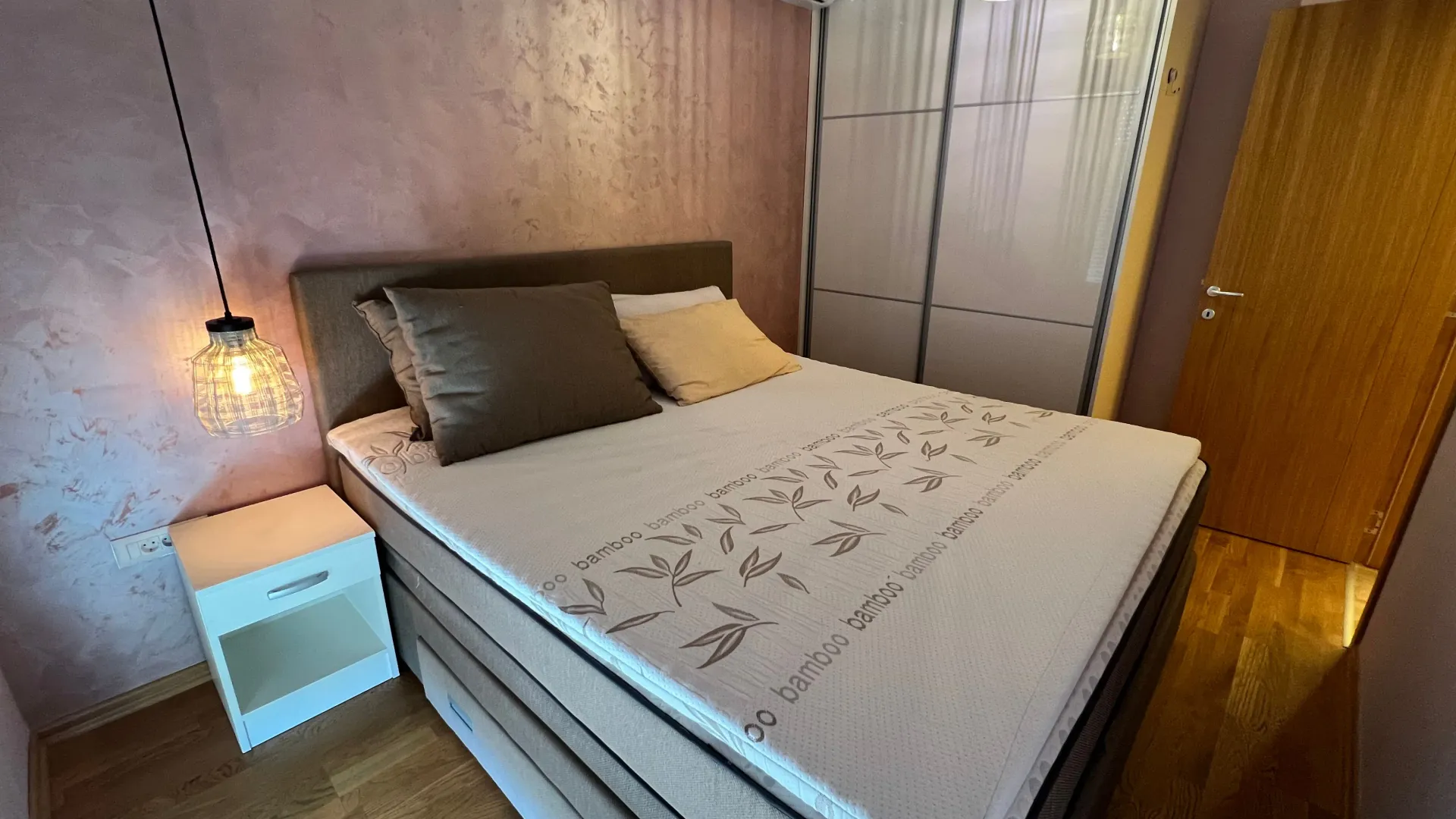 Izdavanje, dvosoban stan, 58m², Dalmatinska ulica, Podgorica