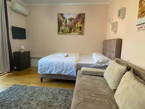 Izdavanje, garsonjera, 35m², Budva, Crna Gora - image 4