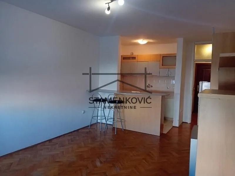 Prodaja, stan, 29m², Centar, Novi Sad