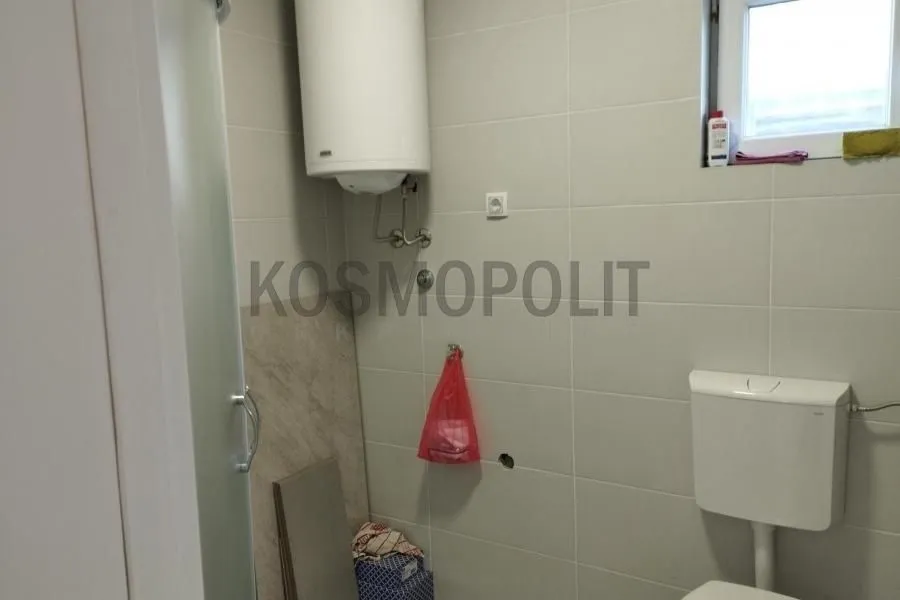 Prodaja, trosoban stan, 57m², Zemun Sve Podlokacije, Beograd