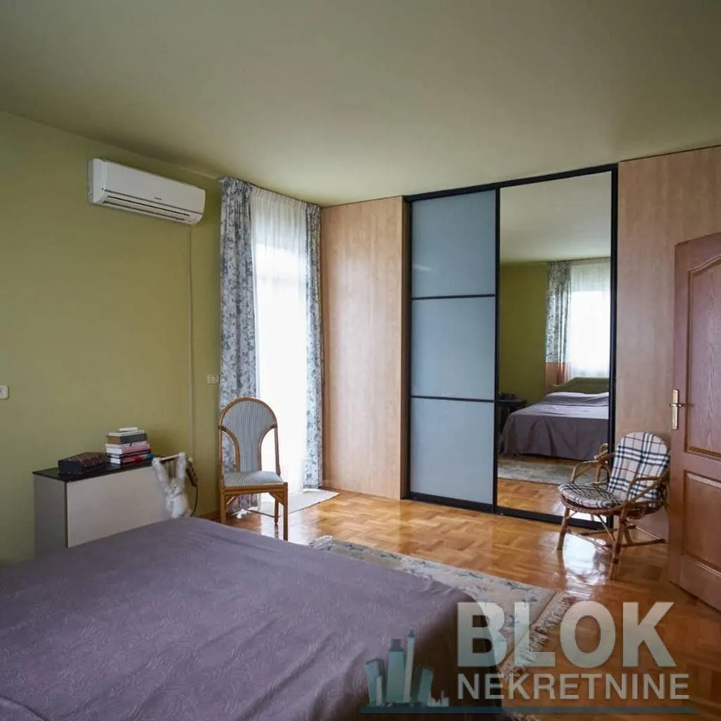 Prodaja, kuća, 300m², Gorica C, Podgorica