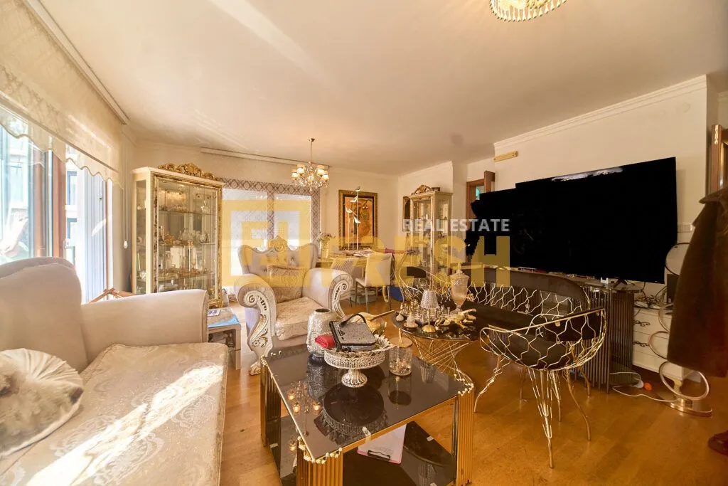 Prodaja, trosoban stan, 120m², Tološi, Podgorica