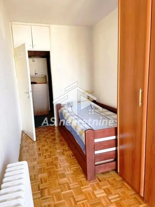 Rent, four bedroom apartment, 93m², Cvetni Trg, Vračar Sve Podlokacije