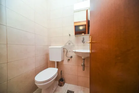 Rent, two bedroom apartment, 76m², Stari Aerodrom, Podgorica - image 12