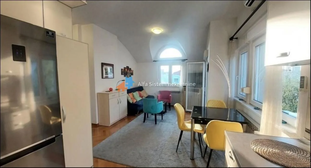 Izdavanje, stan, 44m², Vračar Sve Podlokacije, Beograd
