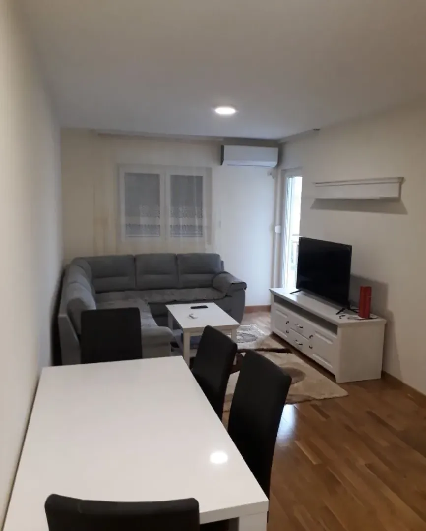 Izdavanje, jednosoban stan, 43m², City Kej, Podgorica