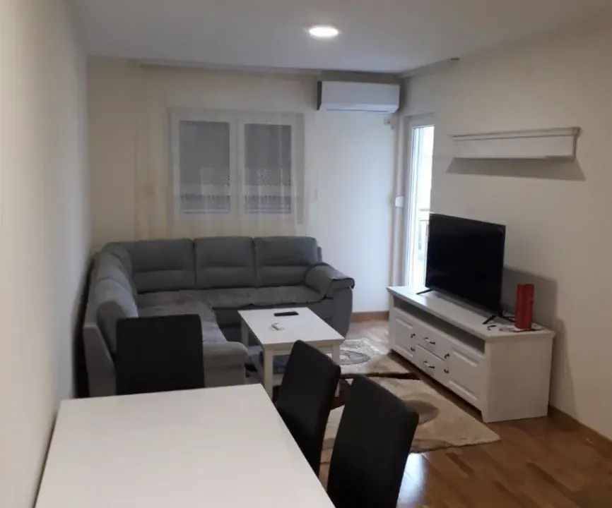 Izdavanje, jednosoban stan, 43m², City Kej, Podgorica