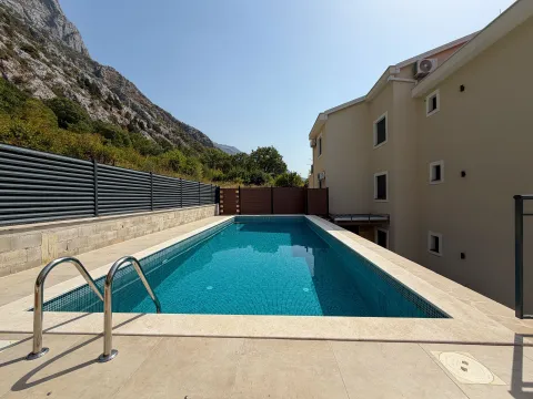 Rent, one bedroom apartment, 47m², Dobrota, Kotor - image 10