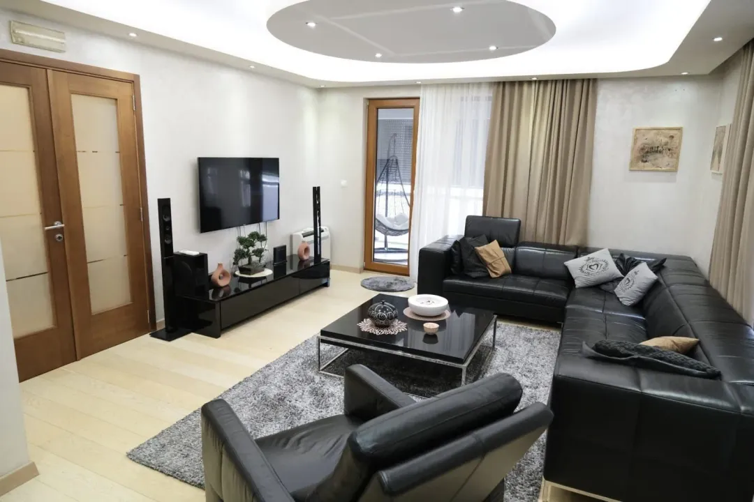 Izdavanje, stan, 178m², Tološka šuma, Podgorica
