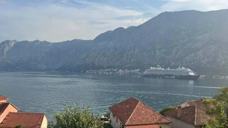 Sale, house, 200m², Prčanj, Kotor