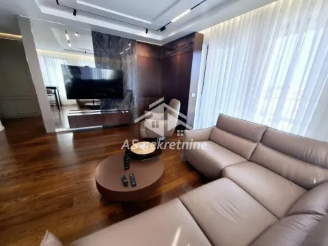 Izdavanje, trosoban stan, 90m², Savski Venac, Beograd - image 2