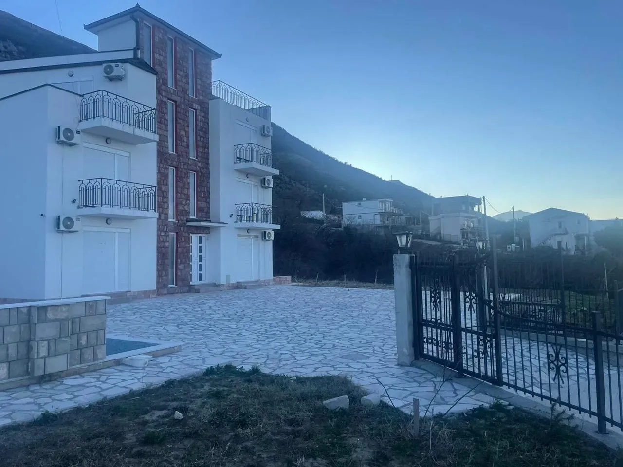 Sale, house, 313m², Sutomore, Bar