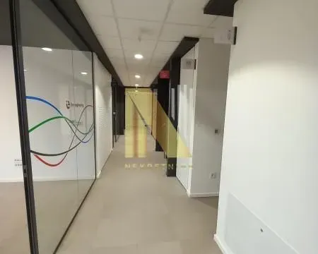 Izdavanje, poslovni prostor, 259m², Bulevar Evrope, Novi Sad Sve Podlokacije - image 14