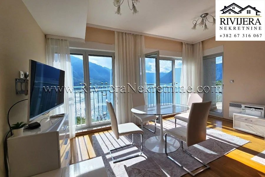 Prodaja, dvosoban stan, 75m², Dobrota, Kotor