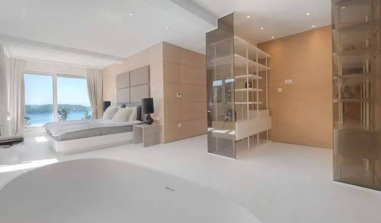 Prodaja, stan, 1000m², Rafailovići, Budva