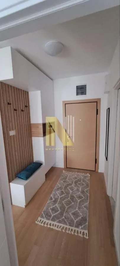 Izdavanje, jednosoban stan, 42m², Salajka, Novi Sad Sve Podlokacije