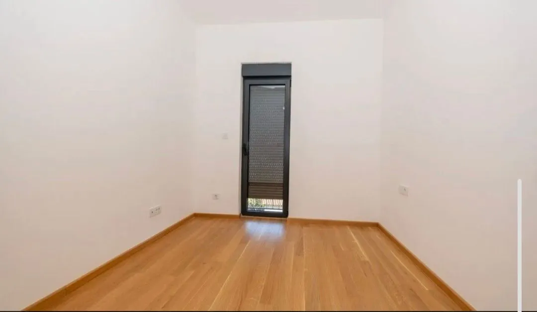 Prodaja, četvorosoban stan, 206m², Zabjelo, Podgorica