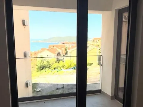Sale, one bedroom apartment, 45m², Bečići, Budva - image 11