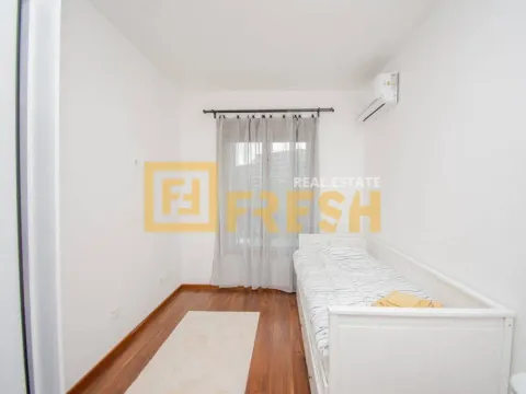 Izdavanje, dvosoban stan, 74m², Master Kvart, Podgorica - image 12