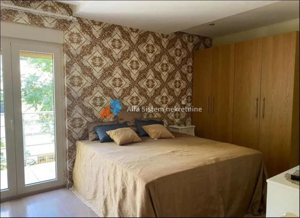 Rent, house, 320m², Savski Venac, Beograd