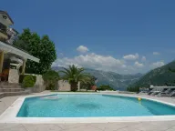 Rent, house, 278m², Stoliv, Kotor - image 4