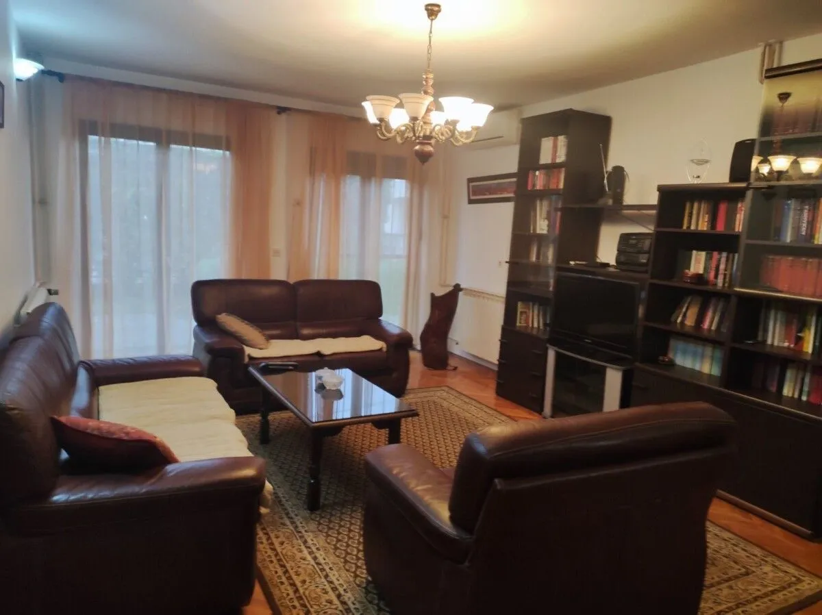 Rent, house, 200m², Zagorič, Podgorica