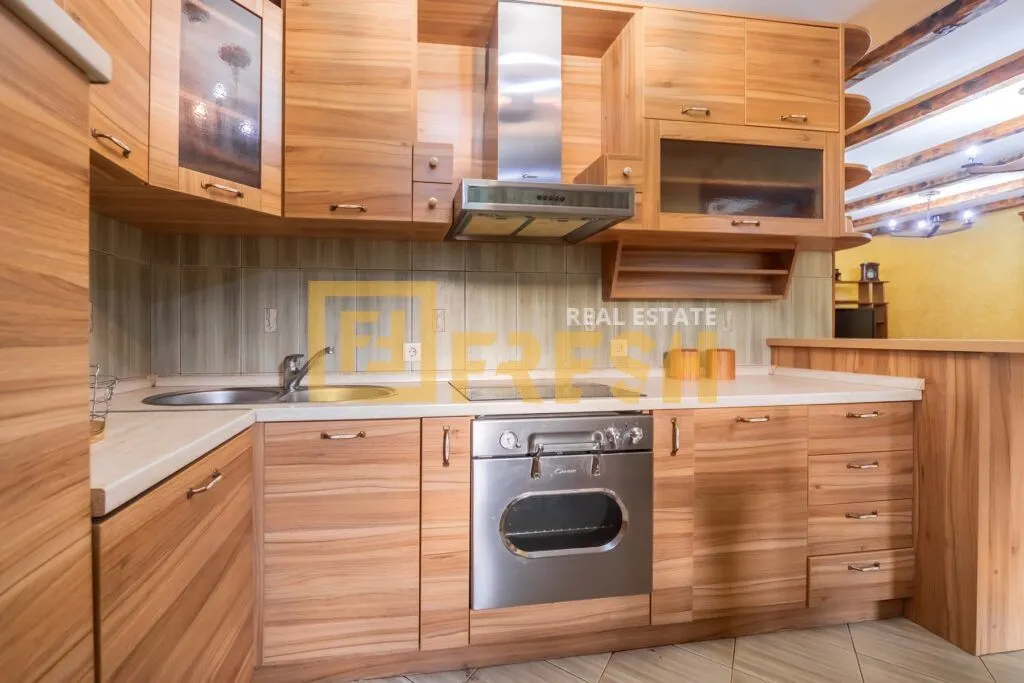 Prodaja, kuća, 300m², Žabljak, Crna Gora