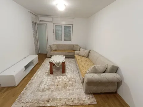 Rent, one bedroom apartment, 50m², Stari Aerodrom, Podgorica - image 1