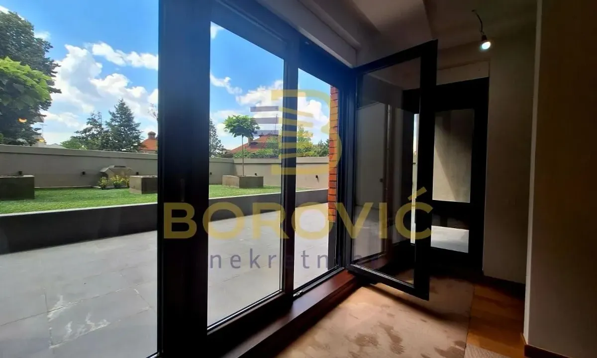 Prodaja, četvorosoban stan, 144m², Vračar Hram, Vračar Sve Podlokacije