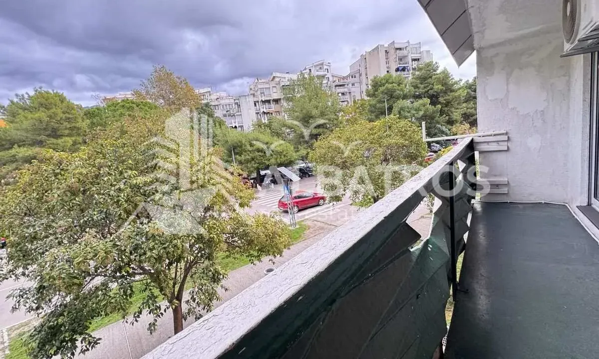 Prodaja, dvosoban stan, 77m², Centar, Bar