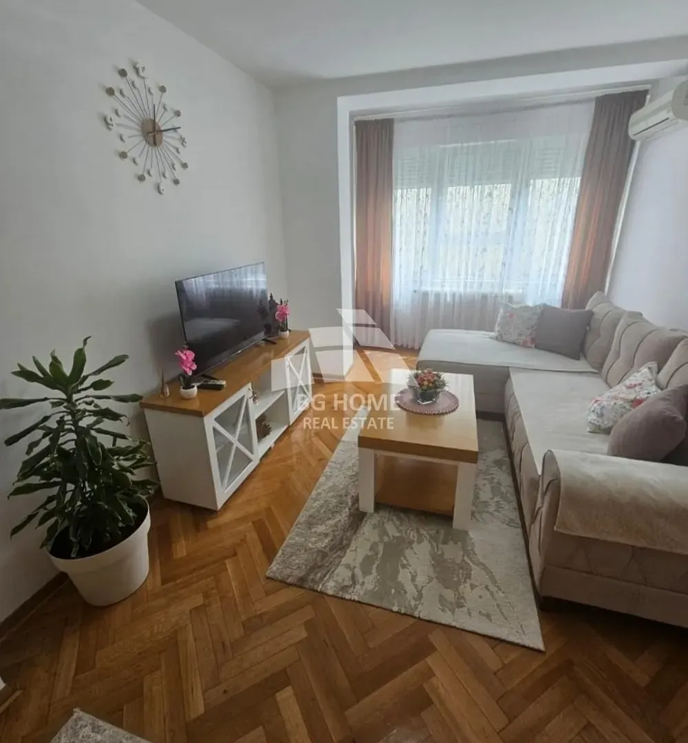 Rent, two bedroom apartment, 60m², Kalenić Pijaca, Vračar Sve Podlokacije