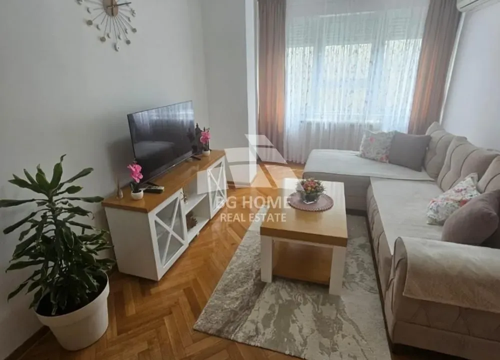 Rent, two bedroom apartment, 60m², Kalenić Pijaca, Vračar Sve Podlokacije