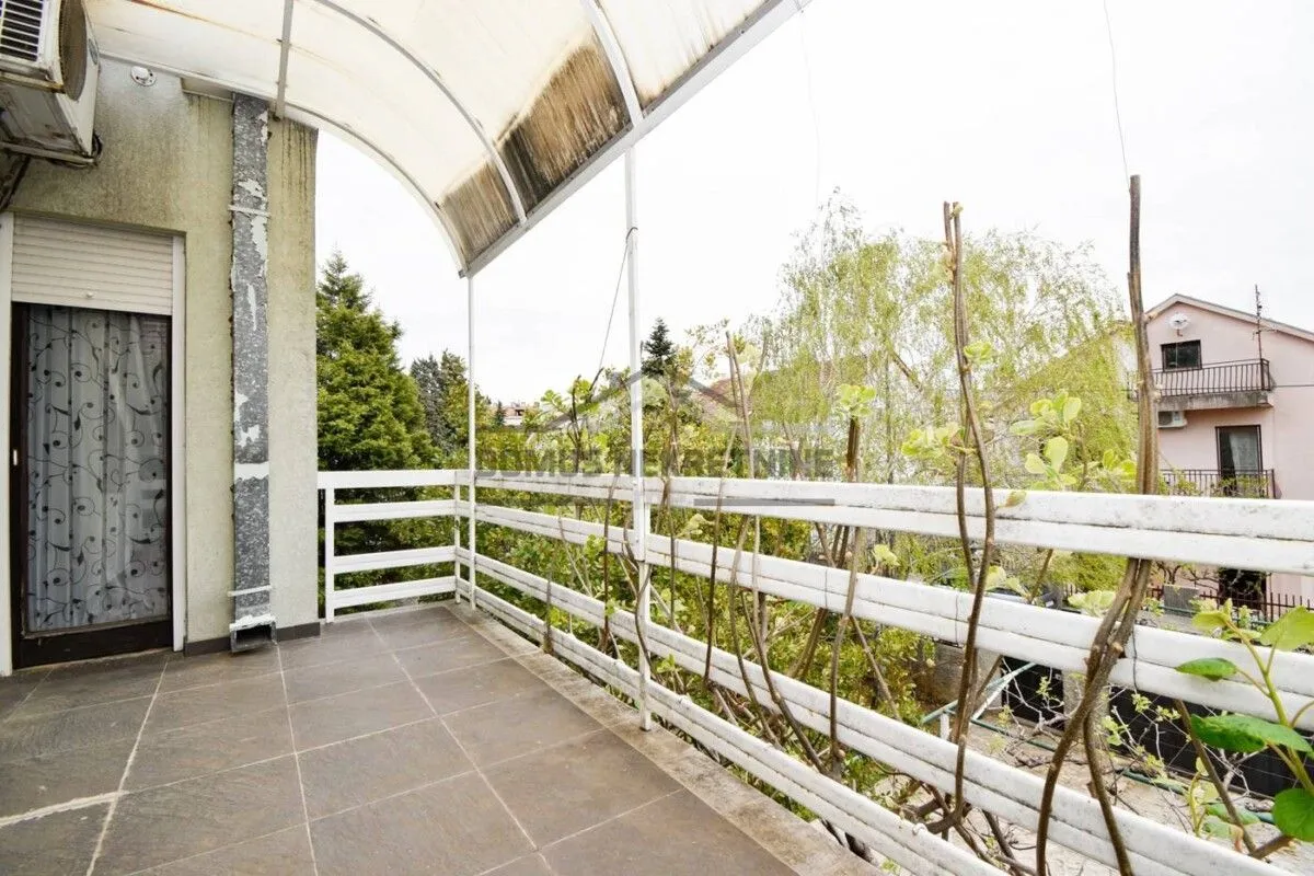 Rent, house, 250m², Stari Aerodrom, Podgorica