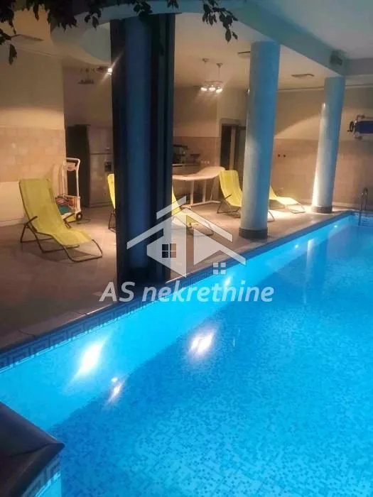 Izdavanje, kuća, 400m², Fon (Fon - Bilećka), Voždovac Sve Podlokacije