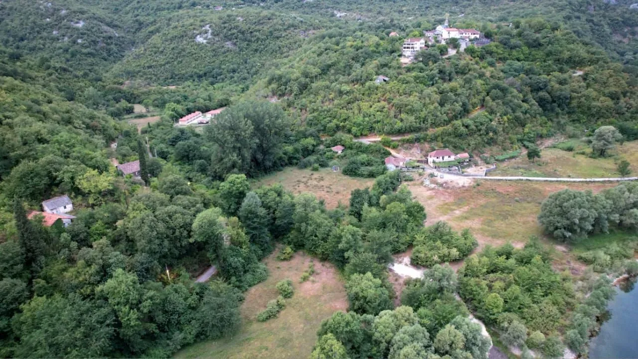 Prodaja, plac, 1300m², Cetinje, Crna Gora