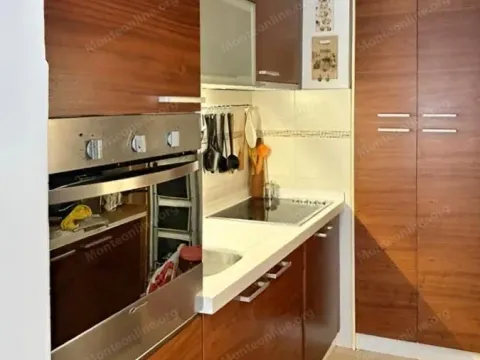 Prodaja, trosoban stan, 81m², Stari Aerodrom, Podgorica - image 8